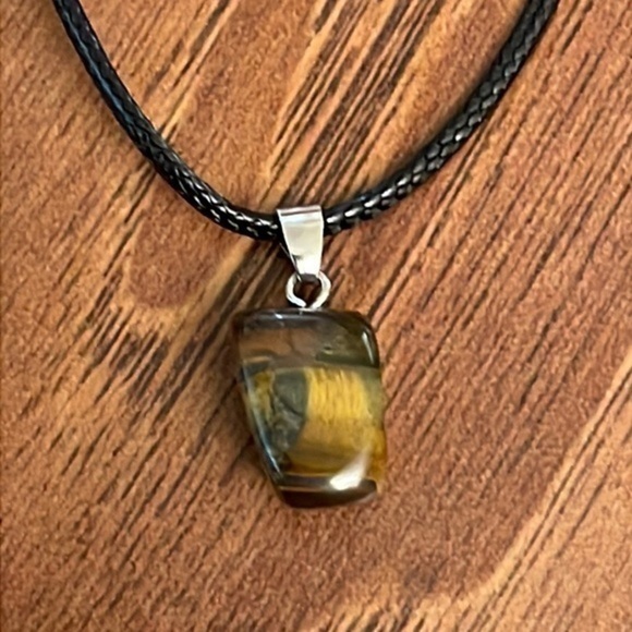 Elegant Black and Brown Tigers Eye Pendant Necklace - Picture 1 of 4